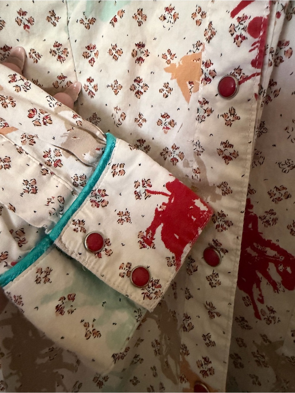 Wrangler Cream Western Button-Down with Red Turquoise Horse Print - M - Picture 6 of 10